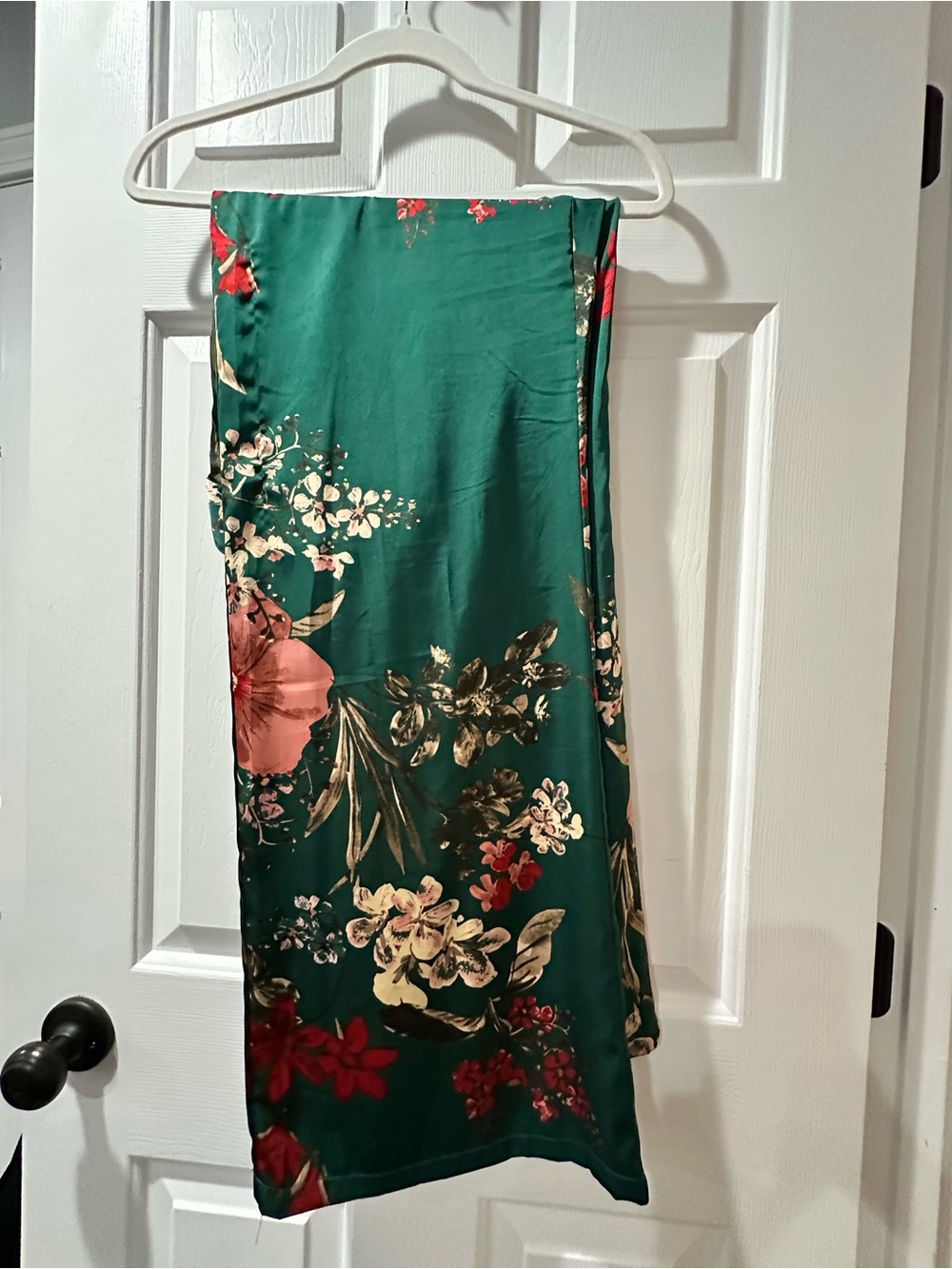Lulu's Emerald Green Floral Satin Wide-Leg Pants - Picture 4 of 4